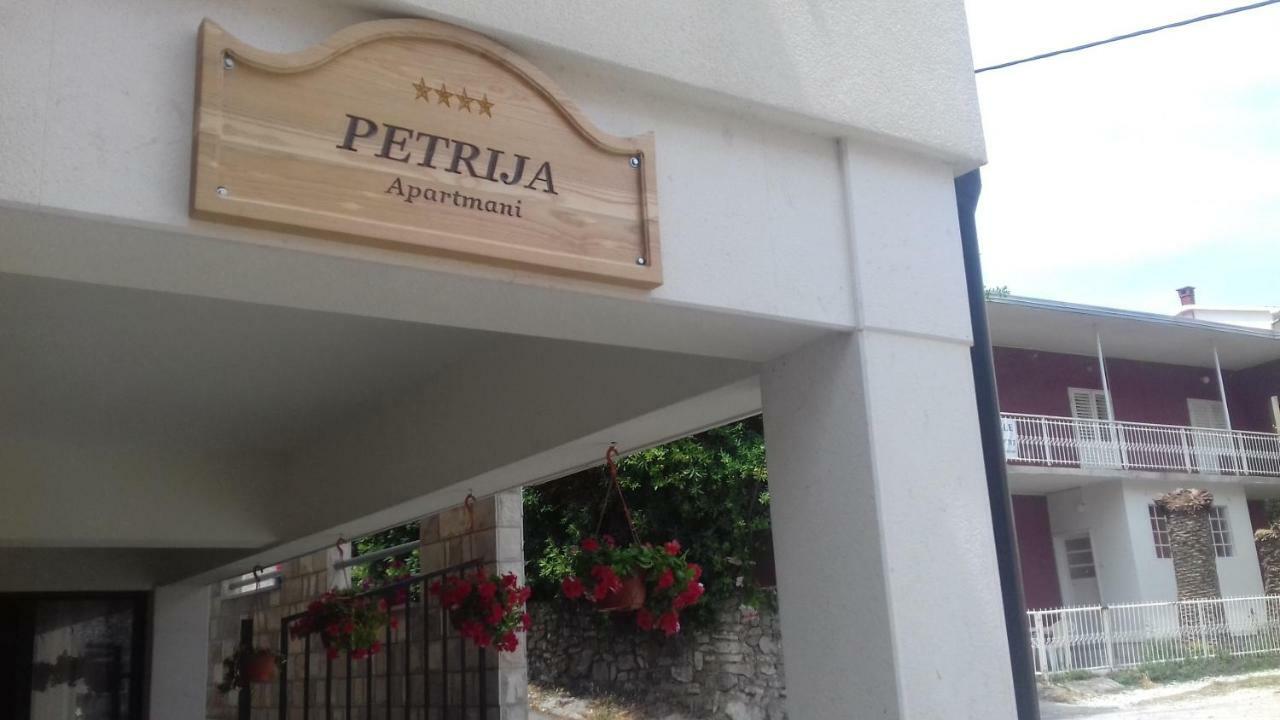 Apartmani Petrija Prčanj Exterior foto